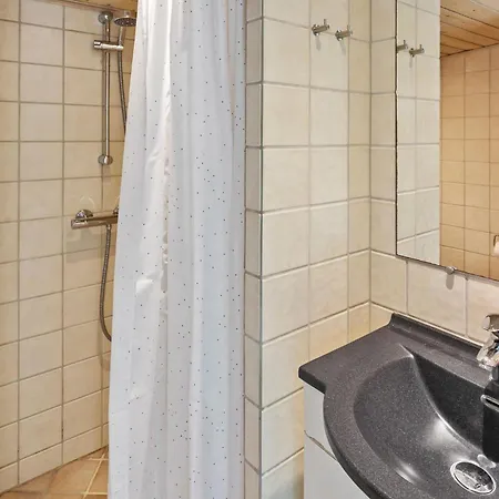 別荘 6 Bedroom Awesome In Vaeggerlose