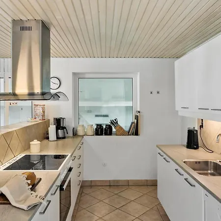 Hébergement de vacances Awesome In Vaeggerlose With Sauna Bøtø By