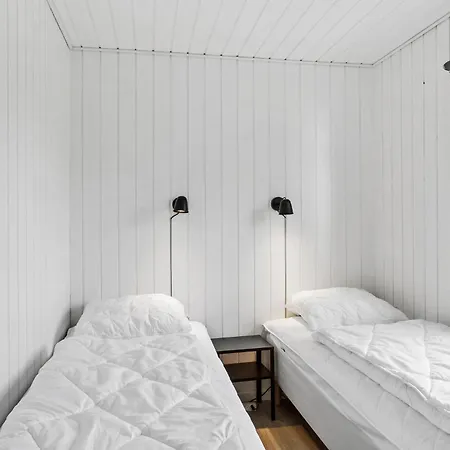 Awesome In Vaeggerlose With Sauna * Bøtø By