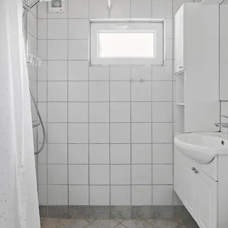 別荘 6 Bedroom Awesome In Vaeggerlose