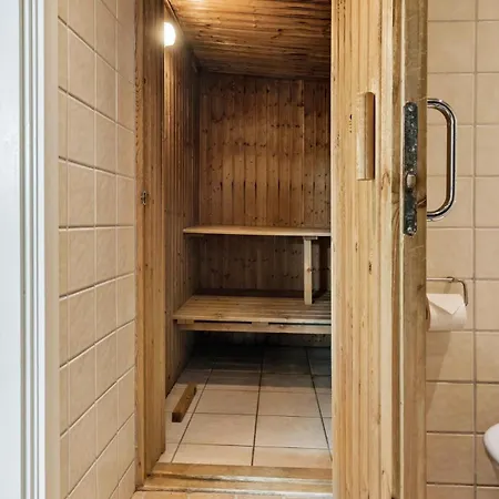 Awesome In Vaeggerlose With Sauna Bøtø By