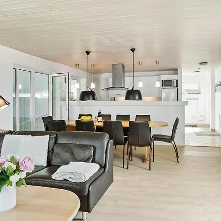 6 Bedroom Awesome In Vaeggerlose * Bøtø By