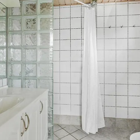 Awesome In Vaeggerlose With Sauna Hébergement de vacances