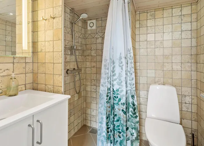 6 Bedroom Awesome In Vaeggerlose Bøtø By