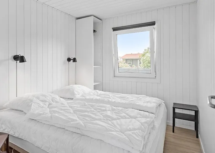 6 Bedroom Awesome In Vaeggerlose Semesterbostad