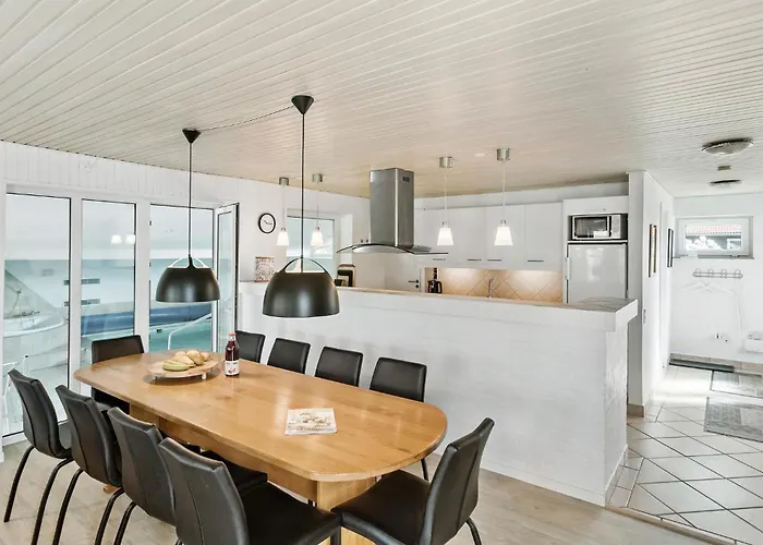 6 Bedroom Awesome In Vaeggerlose *