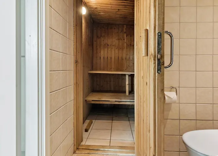 6 Bedroom Awesome In Vaeggerlose Bøtø By