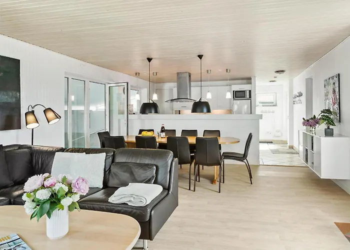 6 Bedroom Awesome In Vaeggerlose * Bøtø By