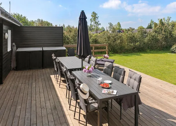 Semesterbostad 6 Bedroom Awesome In Vaeggerlose